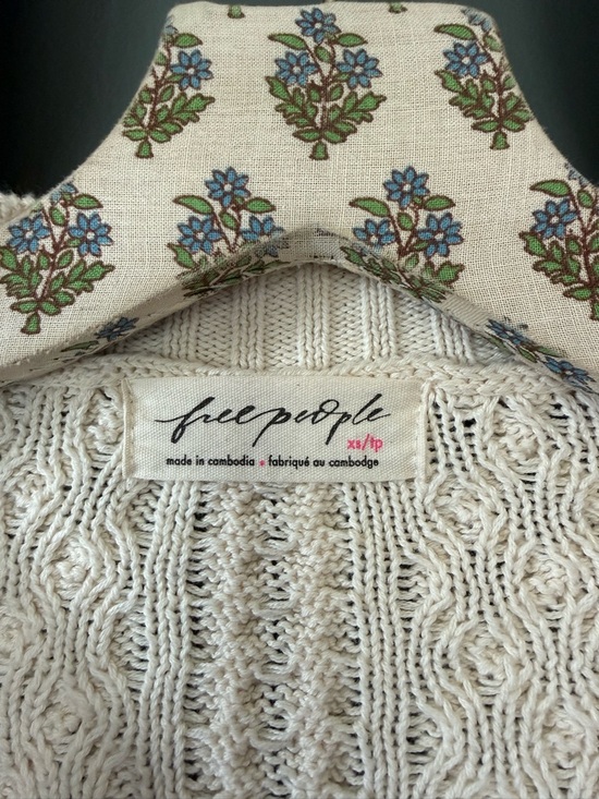 Free People Washed Ashore Cardi Large Knit Tea Beige Cream Oatmeal sz xs - Picture 8 of 10